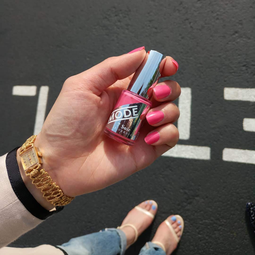 MODE Flamingo Pink Peach Melon Nail Polish Long Lasting Nail Lacquer Color, Chip Resistant Strength, Nourishing Manicure Protection, Cruelty Free, Made in NY USA, 7 Soir Le Vernis, Yowza