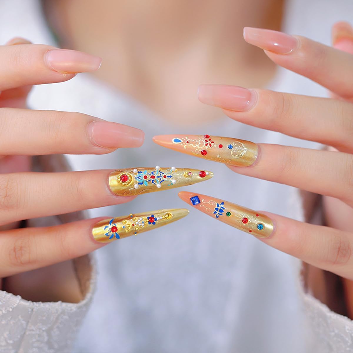 Gold Flower 5D Embossed Retro Nail Stickers - Luxury Lace Self-Adhesive Decals for Nail Art Design - Manicure Decoration Supplies for Women