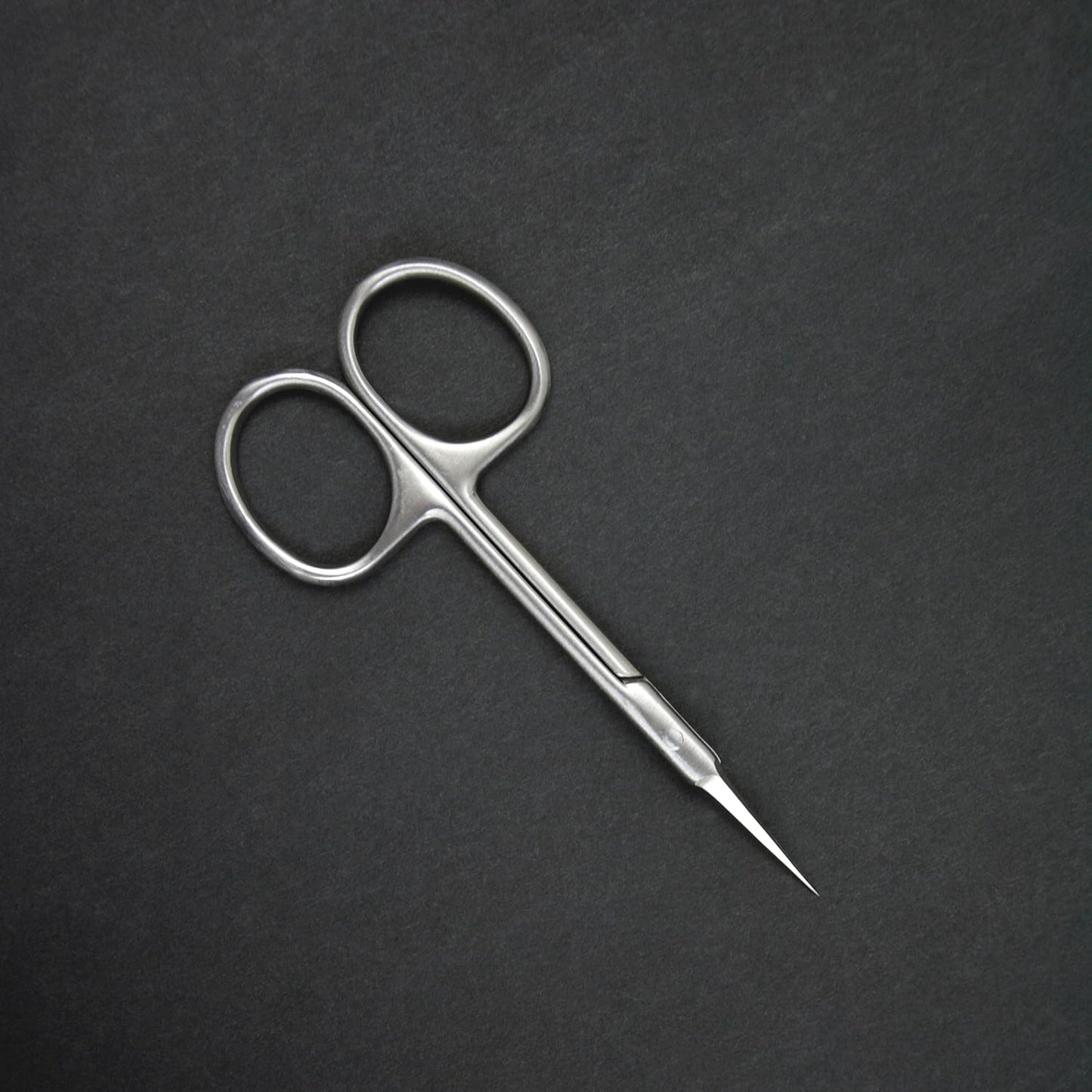 Cuticle Scissors Extra Fine Curved Blade Beauty Scissors for Eyebrow, Eyelash, Manicure, Pedicure and Dry Skin (Curved Tip)