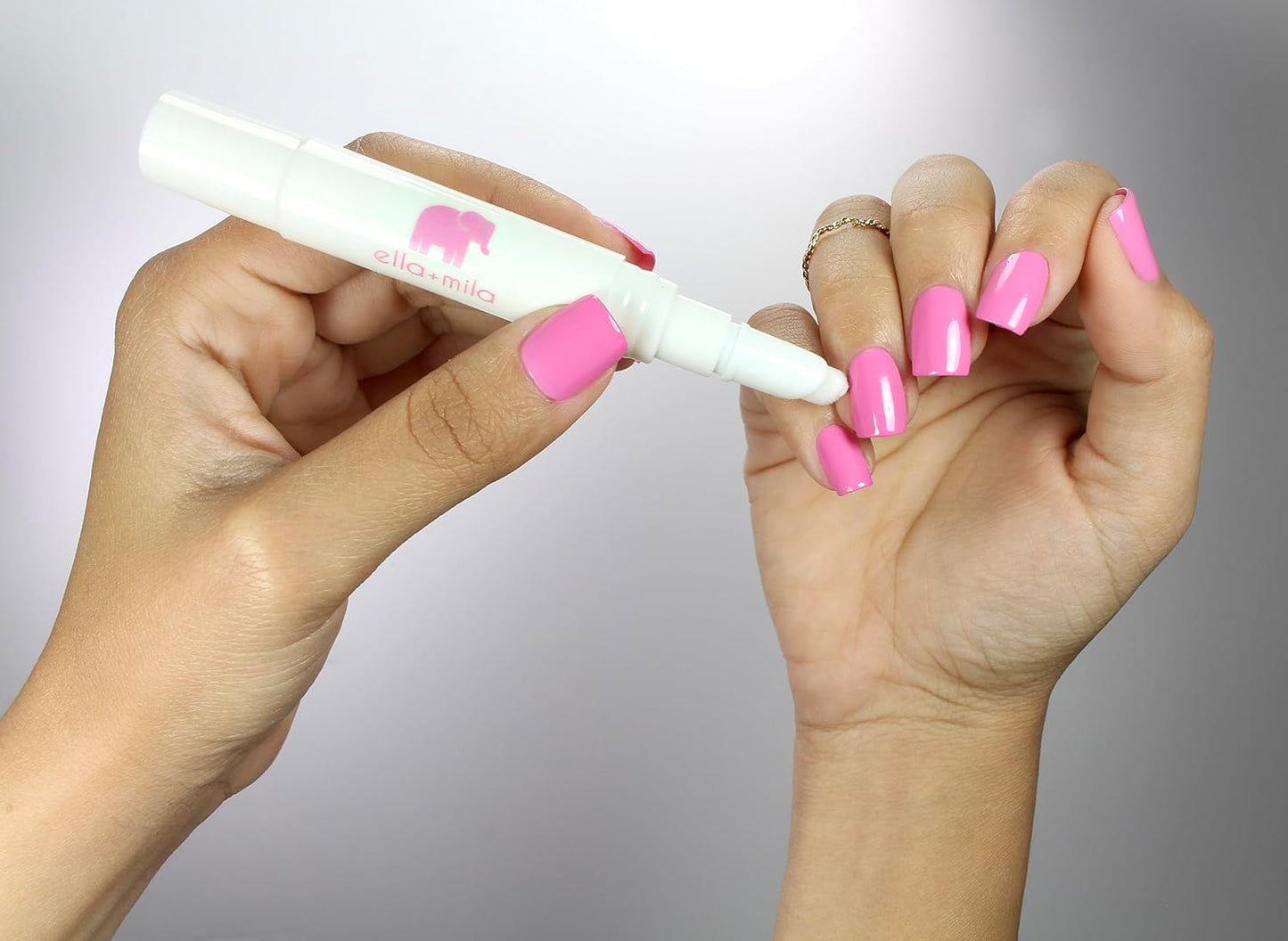 ella+mila Lavender Soy Nail Polish Remover Pen - Nail Polish Corrector Pen for Clean Up - Natural Fingernail Edge Cleaner Tool - Travel Size Fingernail Varnish Remover