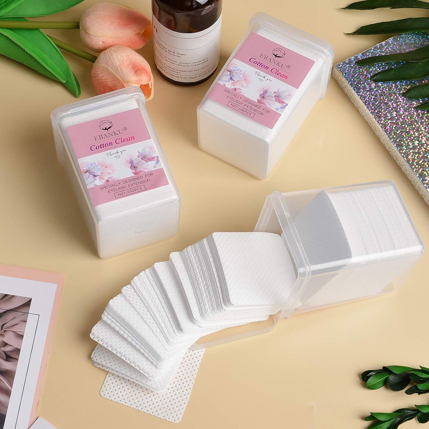 600 PCS Eyelash Glue Wipes Lint Free Nail Wipes, EBANKU Adhesive Wipes for Lash Glue Nail Polish Remover Pads, Glue Nozzle Wipes Non-Woven Fabric Wipes Eyelash Extension Supplies