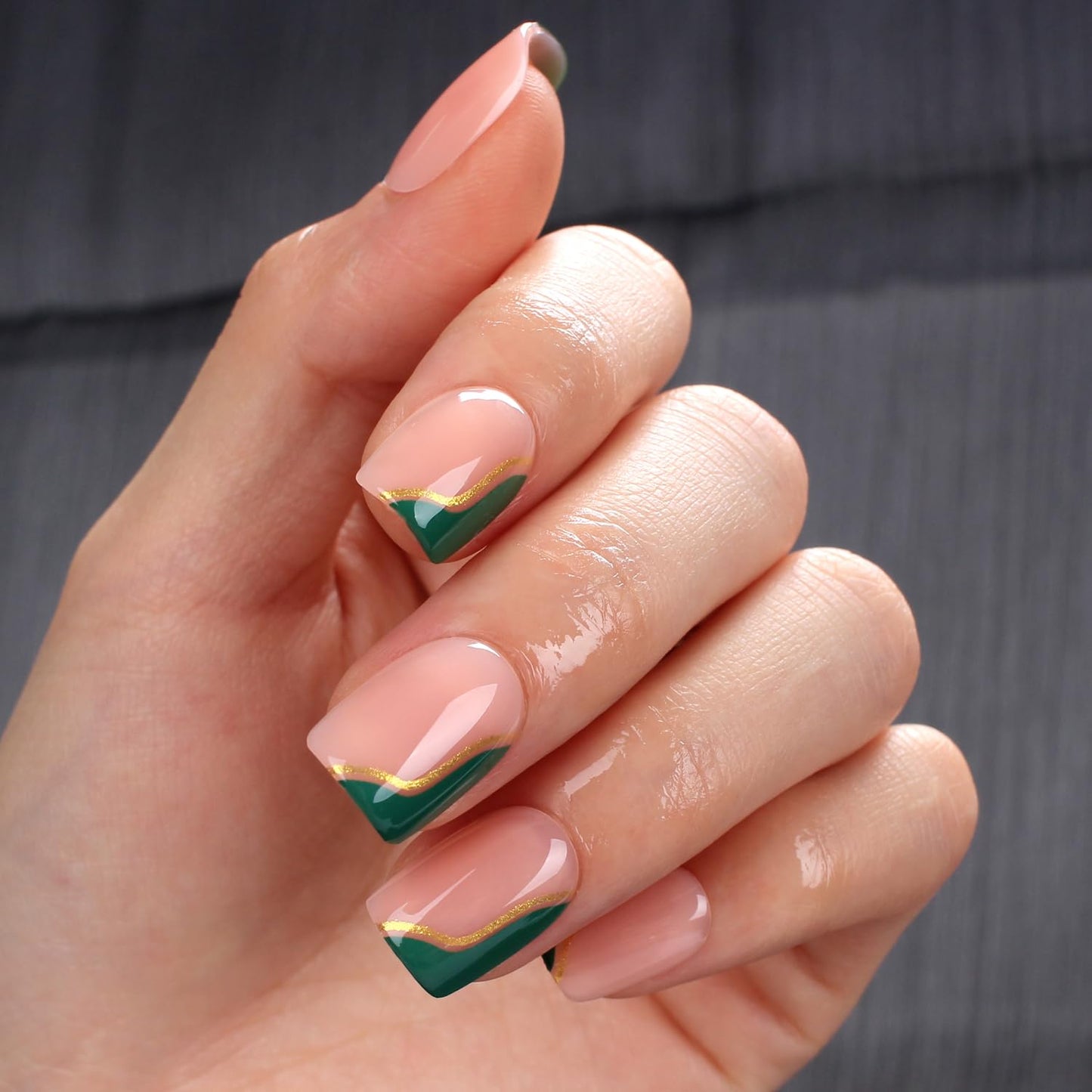 Green French Press-On Nails with Gold Wave Design, Nude Base Short Square Shape, Glossy Gel Finish, 30pcs Reusable Acrylic False Nails Kit for Women, Easy Stick-On Manicure