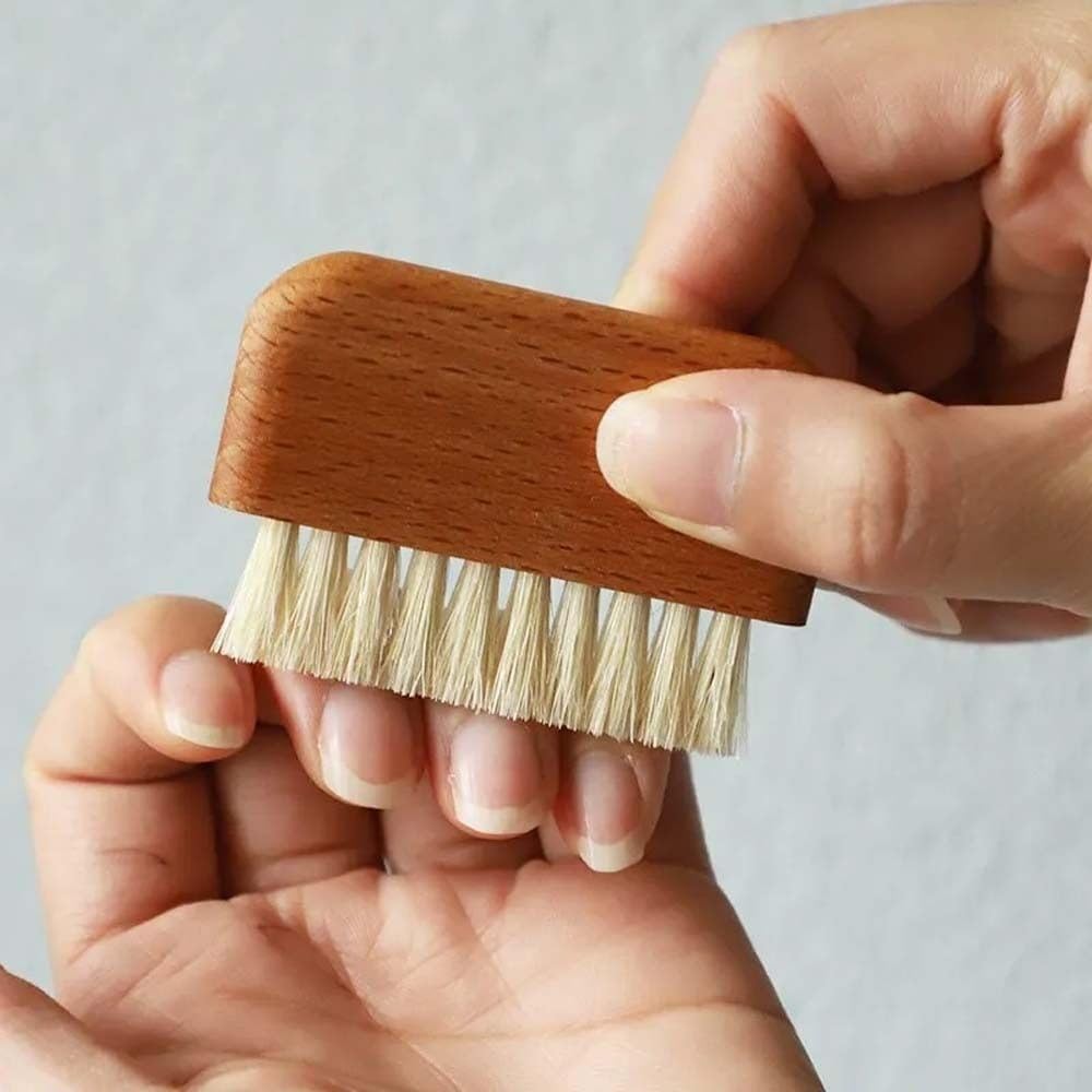 Brown Wooden Nail Brush, Natural Beech Wood Bristle Nail Brush Non-Slip Fingernail Hand Scrub Brush Nails and Toes Cleaning Tools Accessories