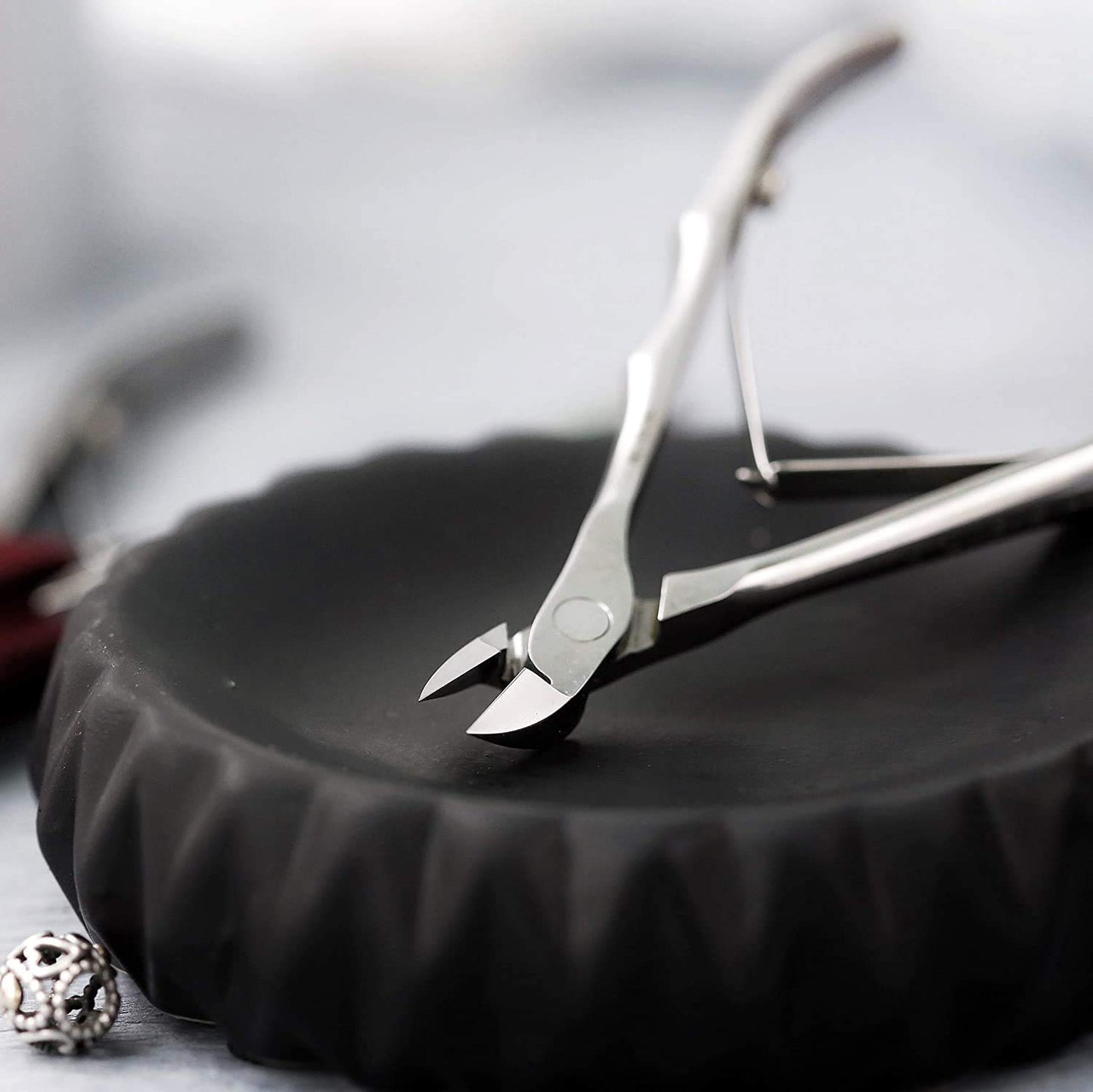 Staleks EXPERT 10 Cuticle Nippers 9 mm – Straight Blades with Heel – Compact Handle Design for Precise Trimming