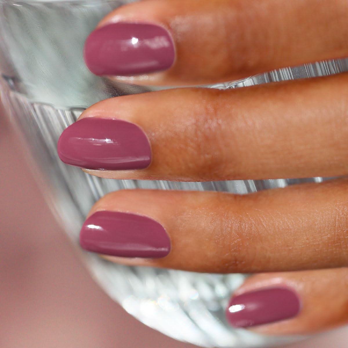 Manucurist • Green Nail Polish Victoria Plum • Natural Classic Nail Polish 9-Free • Vegan and Plant-Based Nail Polish (78%) • Manicure & Nail Care • 0.5 fl oz (VICTORIA PLUM)
