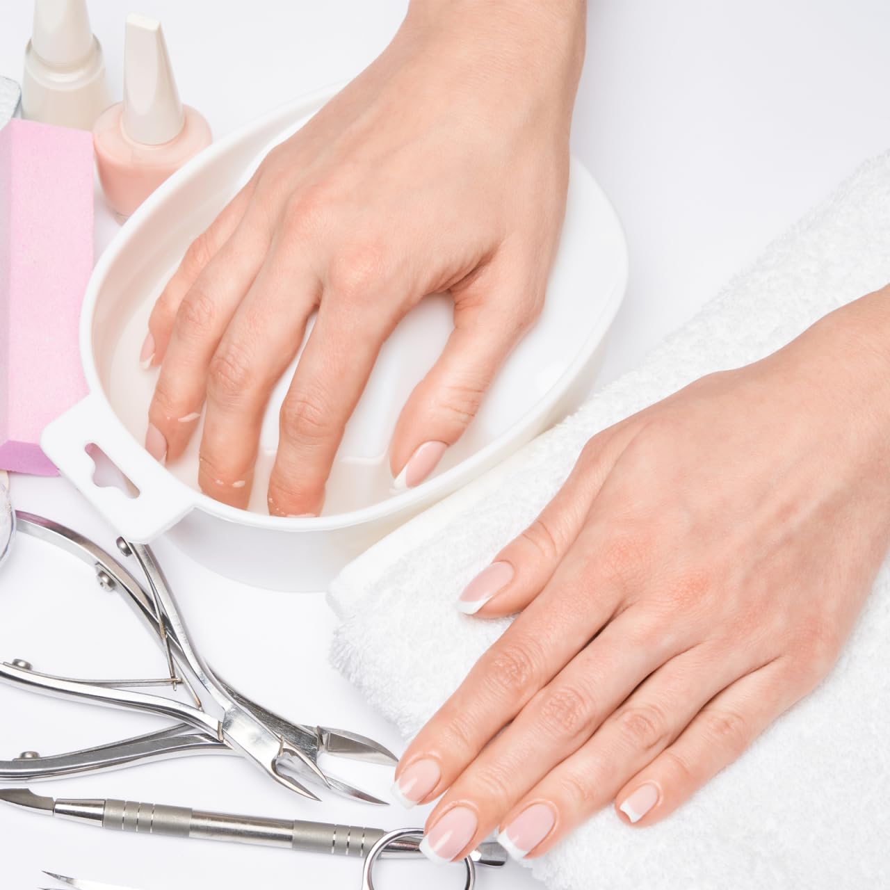 Nail Soaking Bowl White Plastic Manicure Soak off Tray for Nail Treatment at Home and Professional Salon Use