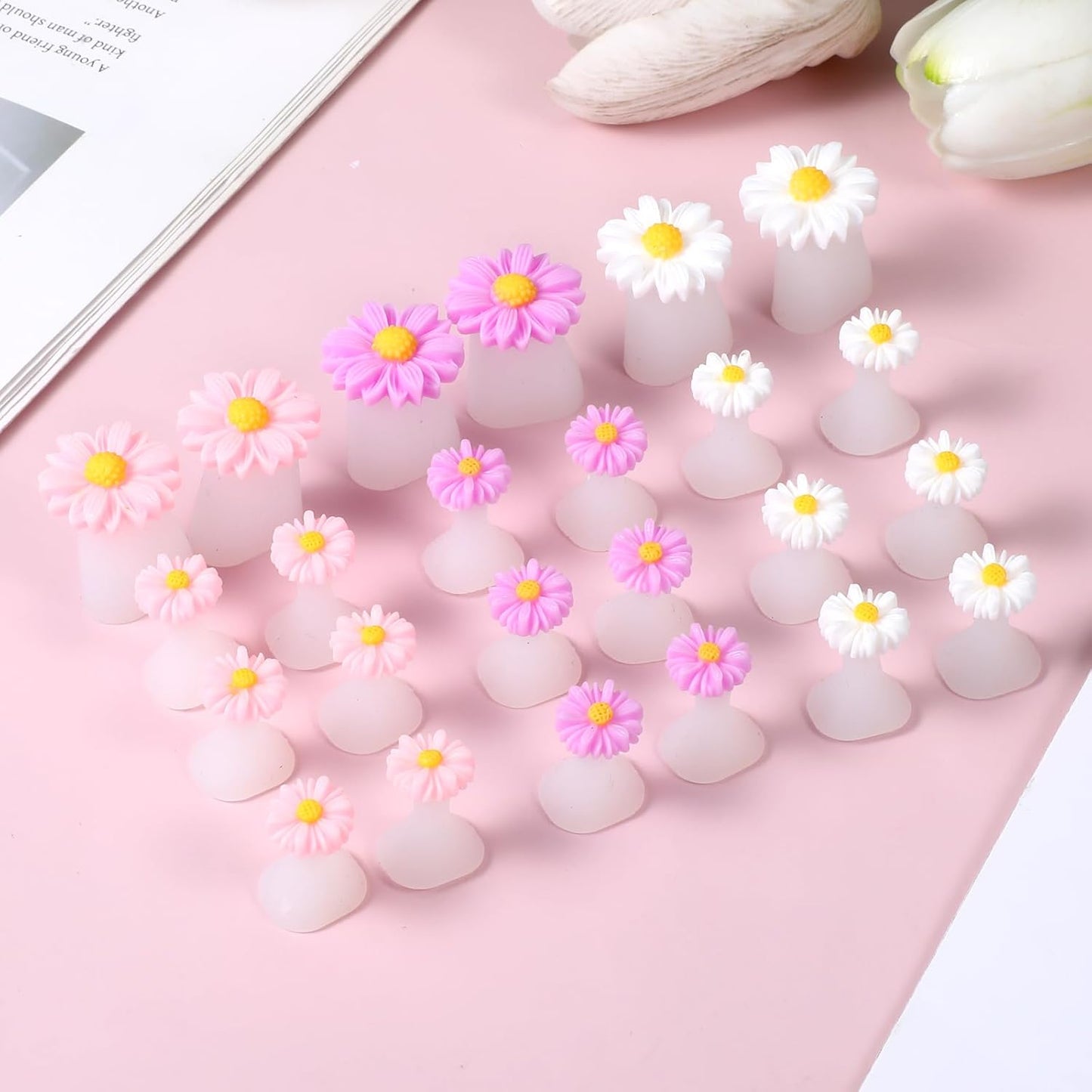 24 PCS Daisy Silicone Toe Separators for Pedicure, Flower Toes Spacers Pedicures Silicone Toe Nail Separator Pedicure Toes Dividers for Women Pedicures Nails Salon Foot Spacers Nail Art Tools