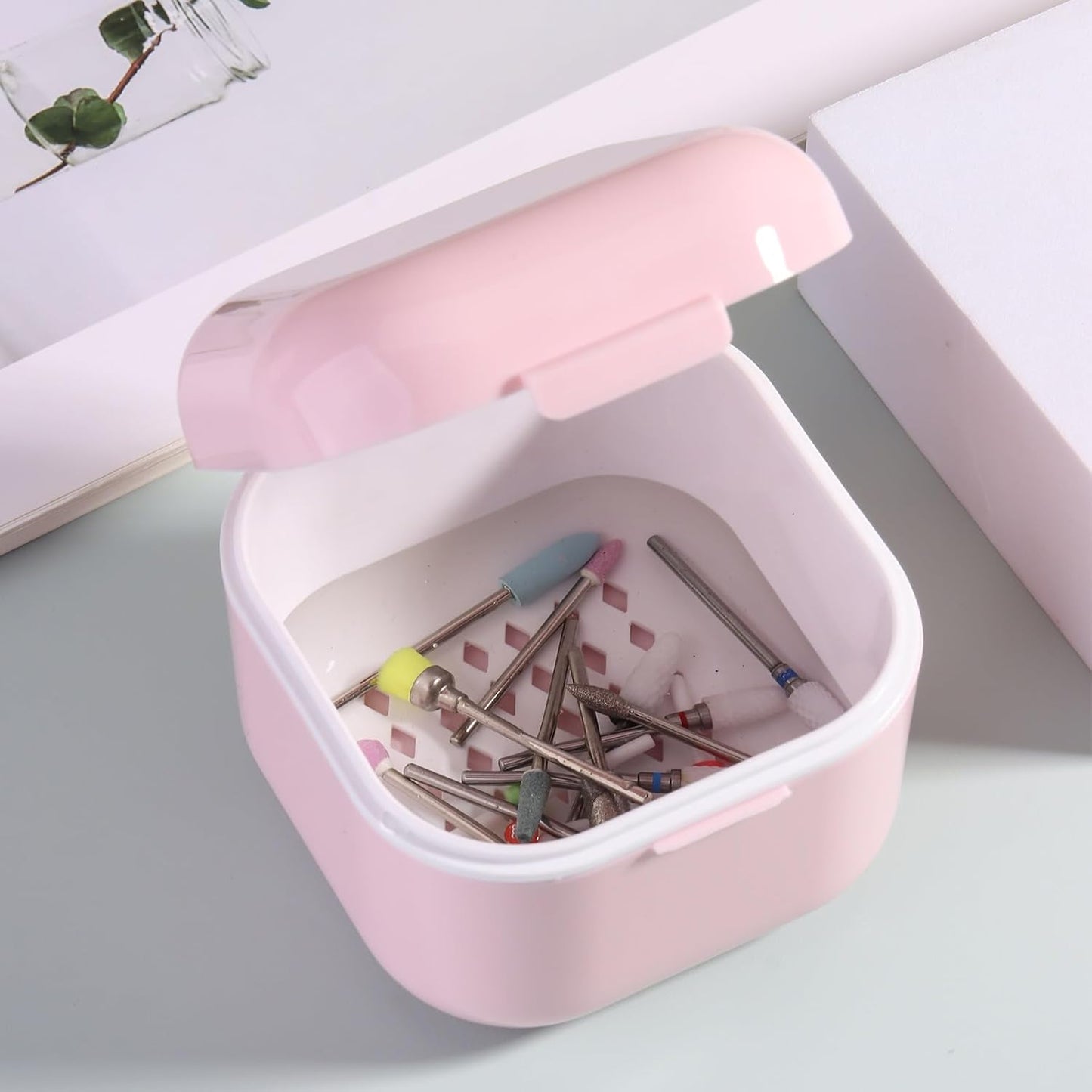 1Pc Plastic Nail Tool Sterilizer Box Nail Drill Bits Cleaning Box Polishing Tools Soaking Tray Manicure Pedicure Storage Container Case - Pink (Pink, 3.15“x3.15“x2.75“)
