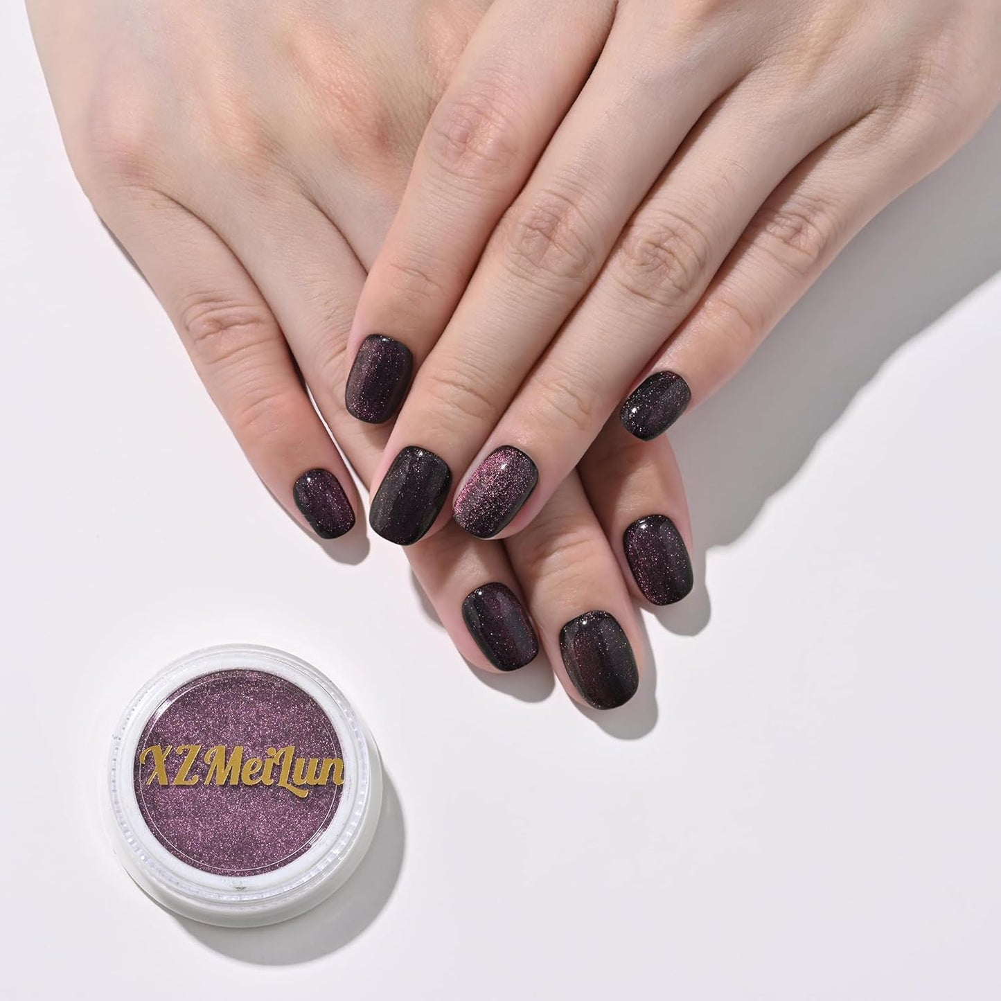 Chameleon Cat Eye Nail Powder, Big-Capacity 0.8g 9D Magnetic Powder Green Turns Purple Magic Mirror Effect Holographic Nail Art Glitter, Can Mixed with Builder Gel Nail Polish for Use