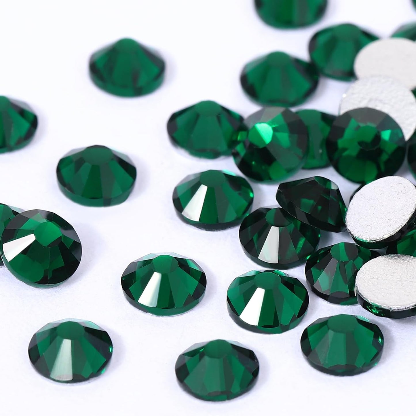 Novani Rhinestones 3000Pcs Flatback Crystal Round Loose Gemstones Glass Rhinestones for Crafts Makeup Nail Art Clothes Shoes DIY Decorations(SS6, 1.9-2.0mm,Emerald)