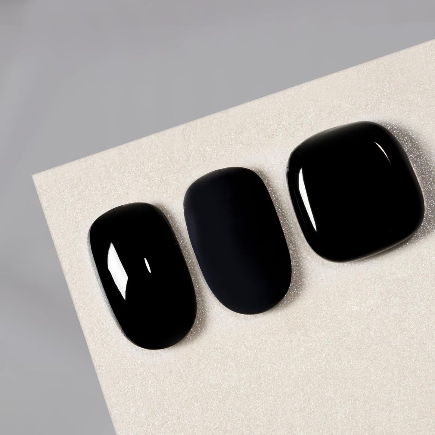 MAYCHAO 15ML Black Gel Nail Polish 1Pc Pure Black Nail Polish Soak Off UV LED Nail Gel Polish Nail Art Starter Manicure Salon DIY at Home, 0.5 OZ