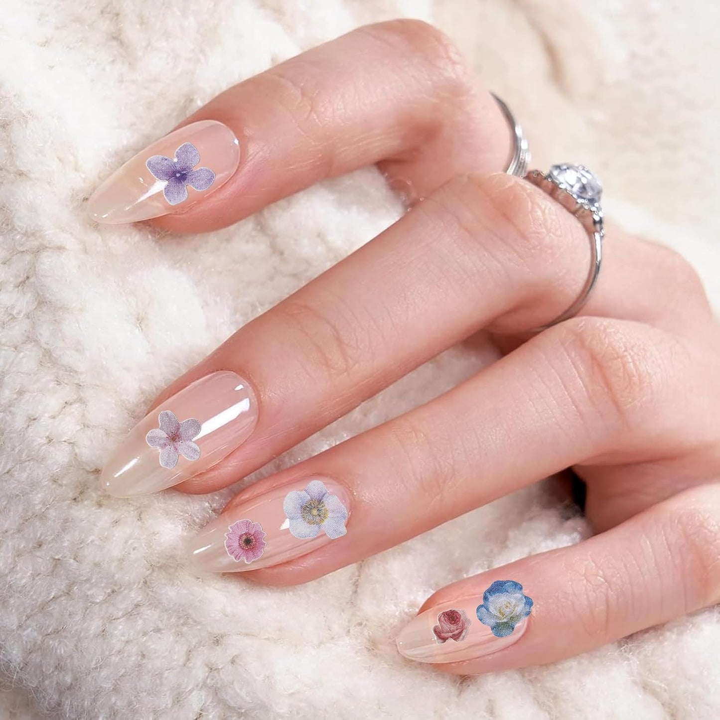 300Pcs 3D Flower Nail Art Charms Sequins Decals Colorful Mixed Flowers Leaves Design Slice Nail Flowers Ultra Wood Pulp Flakes Sequins 4