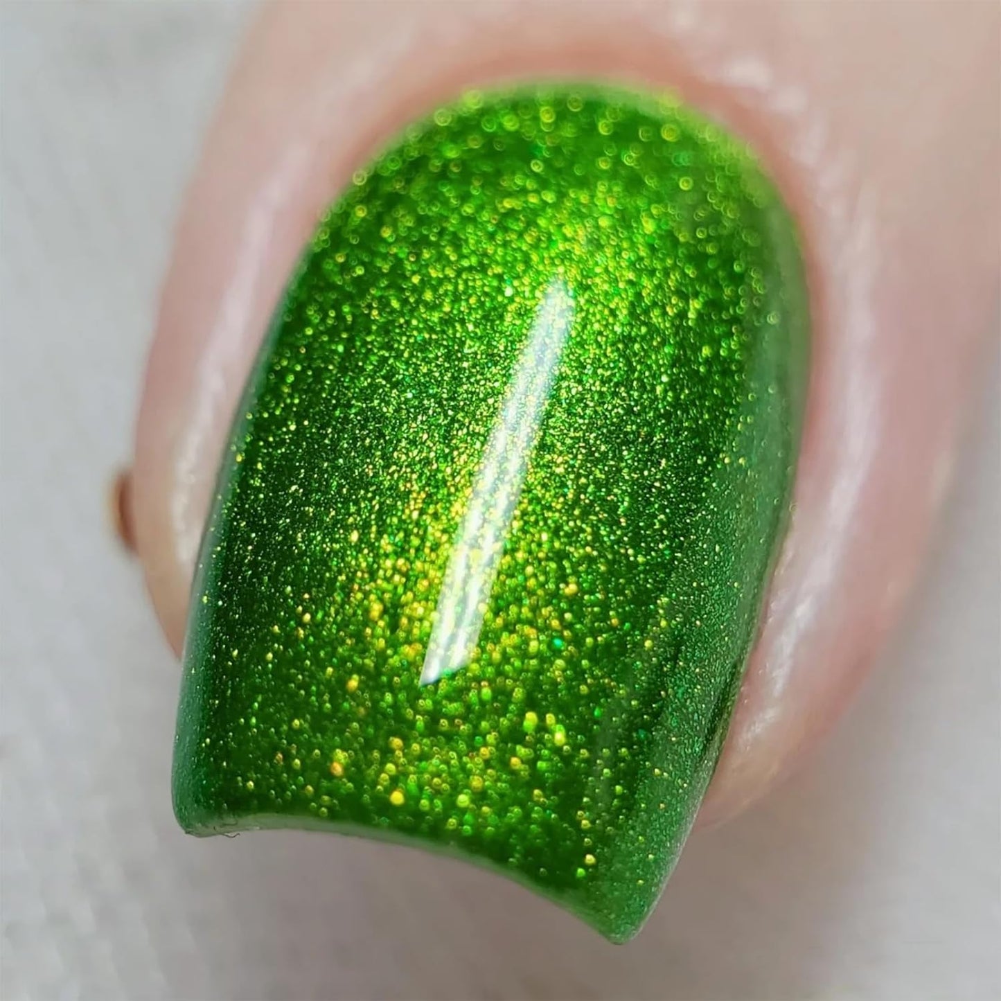 COSMOO Green Nail Polish, 12ml Bright Quick Dry Nail Lacquer, Shimmer Art Varnish, 0.41 fl oz (Shimmer Green)