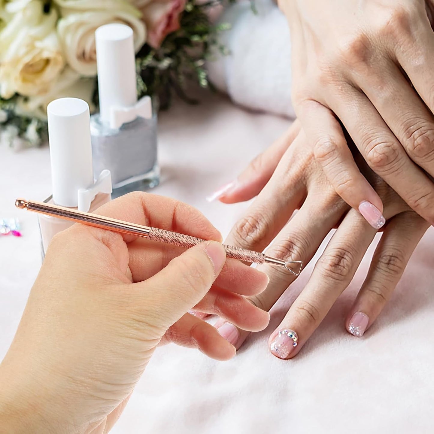 Uonlytech 4 Pcs Stainless Steel Cuticle Pusher Triangle Cuticle Peeler Scraper Gel Remover Nail Polish Nail Art Remover Tool for Manicure Beauty Salon(Rose Golden)