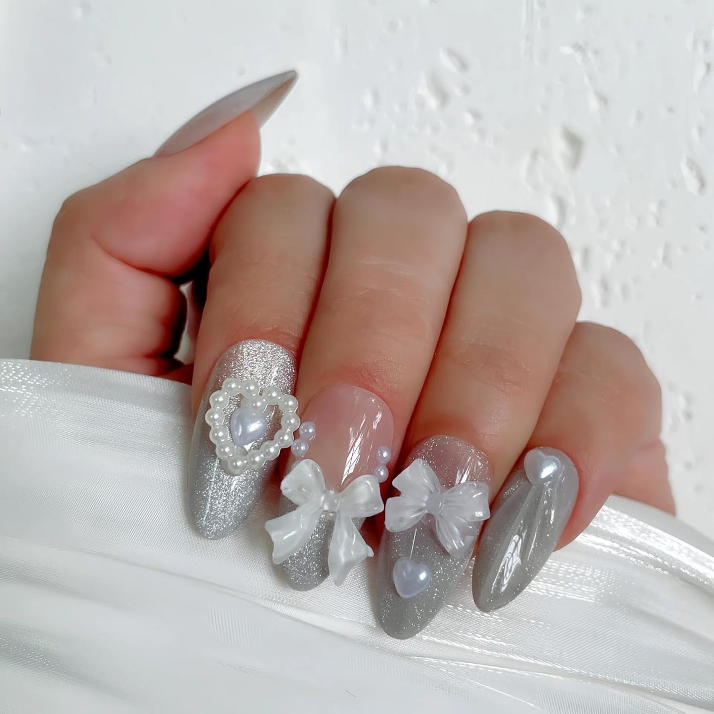 Silver Gradient Cat Eye Press On Nails – 24PCS Medium Almond Fake Nails with 10 Sizes, 3D Floral Design, Reusable Glue-On Nail Tips for Women, Natural Fit for All Occasions