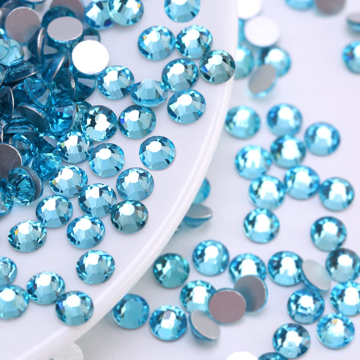 Novani Rhinestones 3000Pcs Flatback Crystal Round Loose Gemstones Glass Rhinestones for Crafts Makeup Nail Art Clothes Shoes DIY Decorations(SS10, 2.7-2.9mm,Aquamarine)