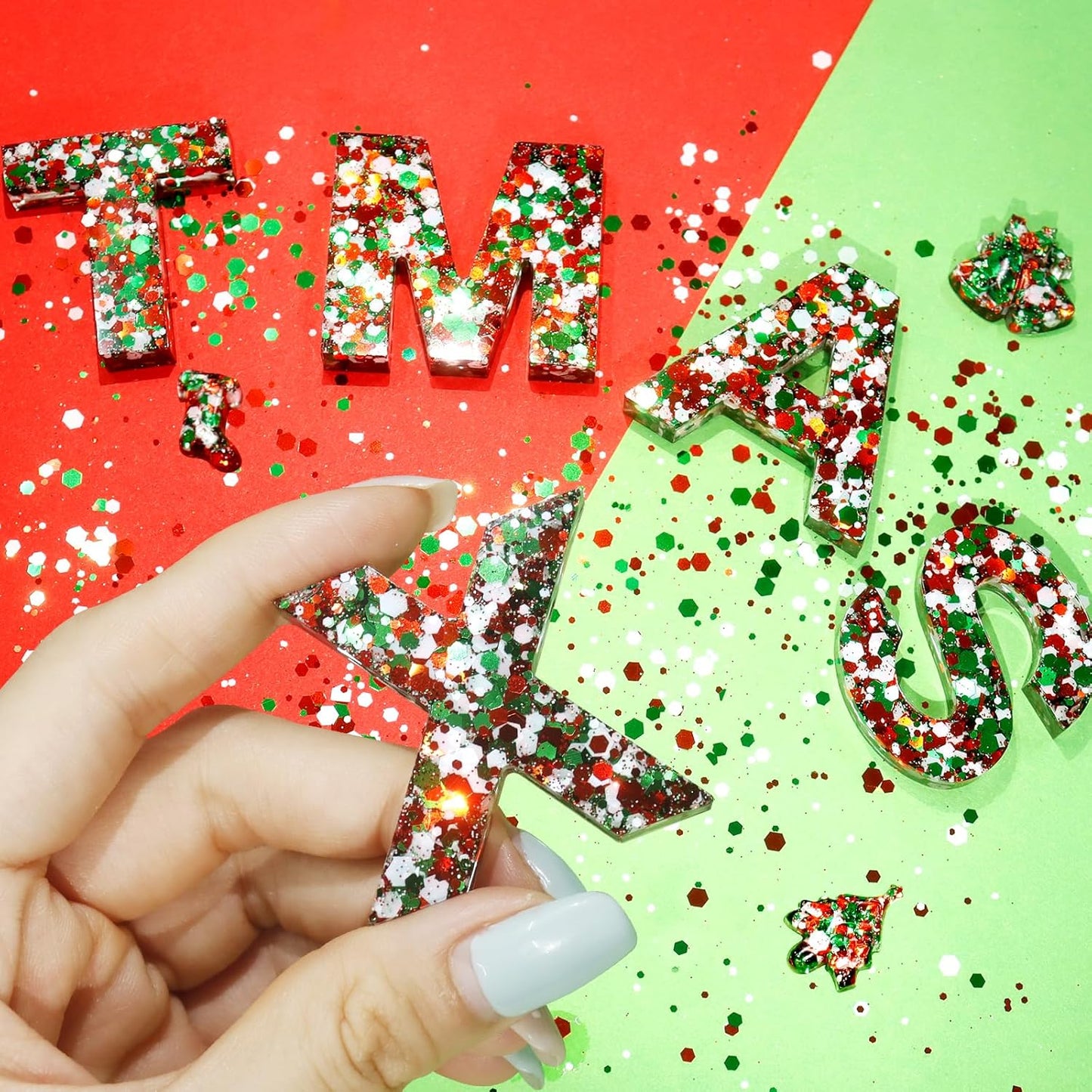 Renfio Xmas Chunky Glitter,Red White Green Mixed Color Glitter for Xmas,1.76oz/50g Mixed Size Iridescent Hexagon Sequin Sparkle for Snowglobe Tumbler,Resin,Craft,Nail,Face,Hair,Festival Decor,Ornament