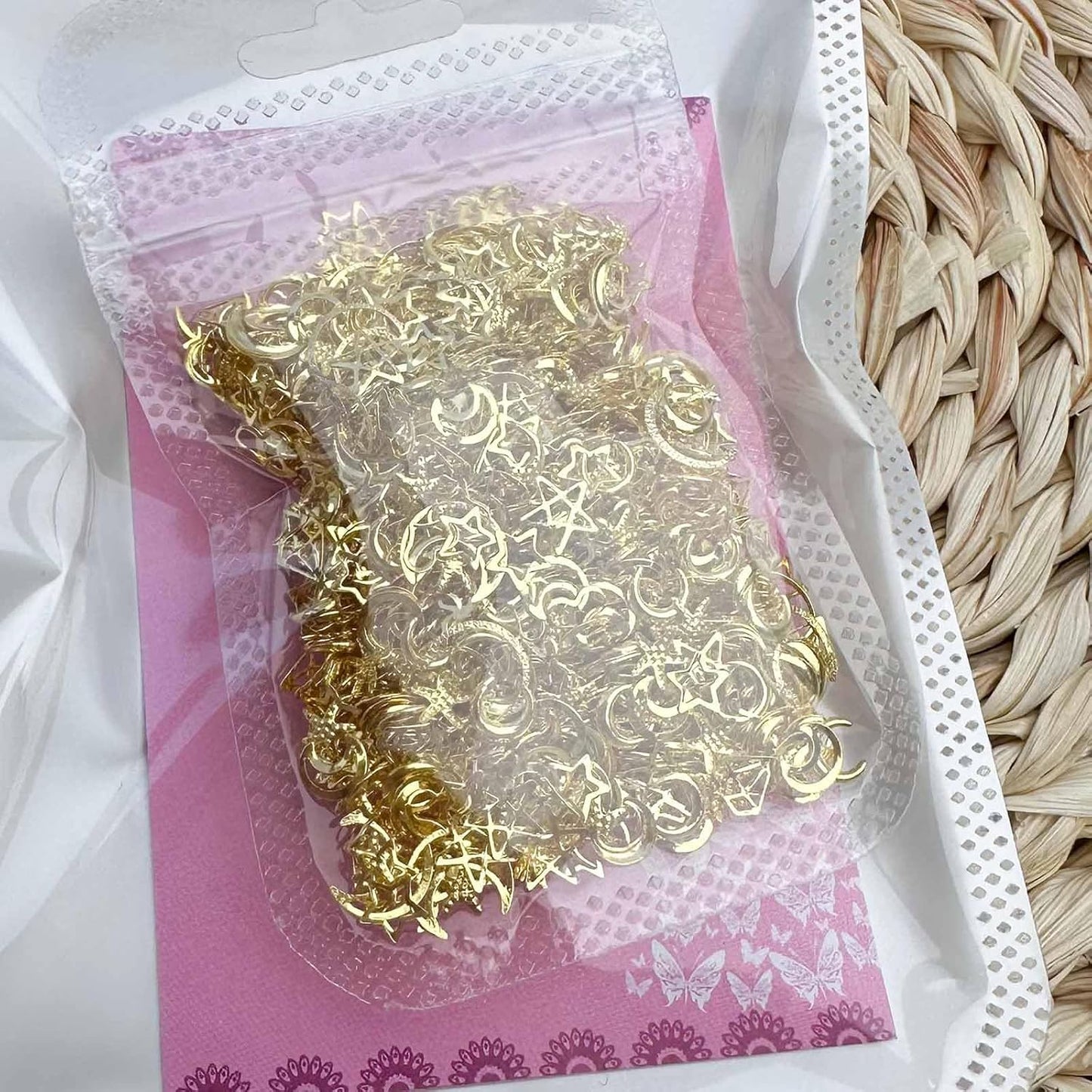 1000Pcs Mini Gold Star Moon Heart Nail Art Charms Hollow Diamond Shape Alloy Nail Charms 3D Metal Starfish Love Heart Nail Gems Nail Supplies Kawaii Nail Jewelry for Women DIY Nail Art Decor