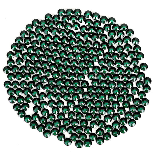 Novani Rhinestones 3000Pcs Flatback Crystal Round Loose Gemstones Glass Rhinestones for Crafts Makeup Nail Art Clothes Shoes DIY Decorations(SS6, 1.9-2.0mm,Emerald)